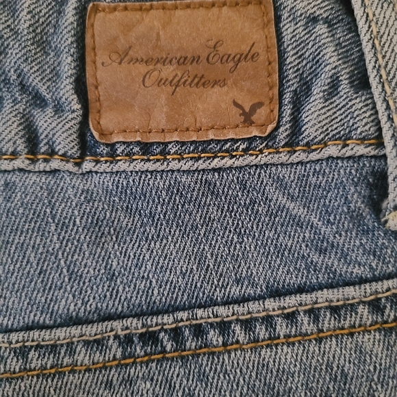American Eagle 100 Percent Cotton Mid Rise Distressed Shorts Size 0 - Picture 11 of 15